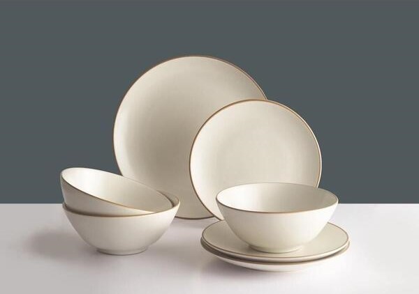 aparelho de jantar de porcelana vs cerâmica