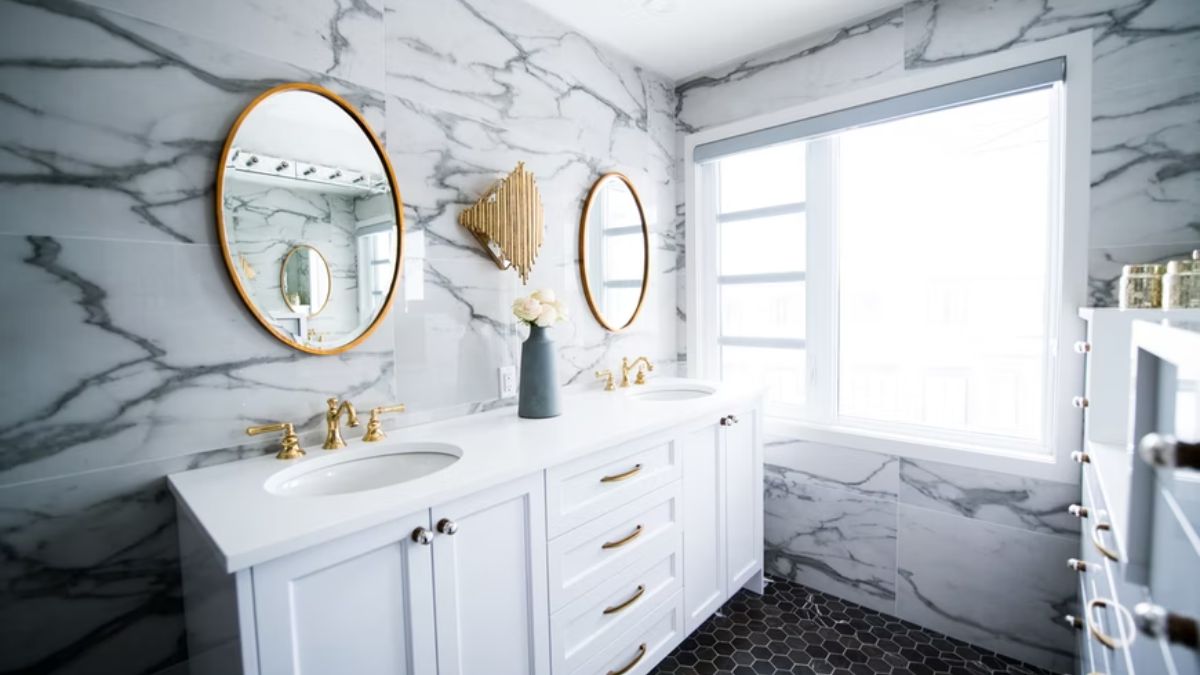 inspiração de decoração armário de banheiro moderno