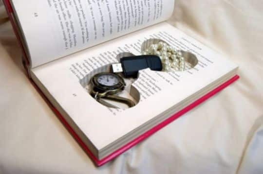 Reaproveitamento Criativo: Transforme Livros Velhos em Presentes Únicos