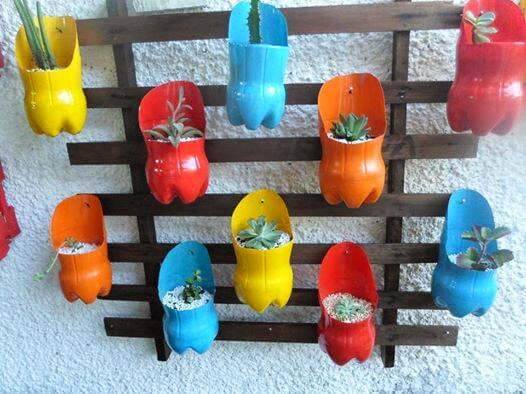 Decoração Sustentável: Ideias Criativas para Reutilizar Garrafas PET no Jardim