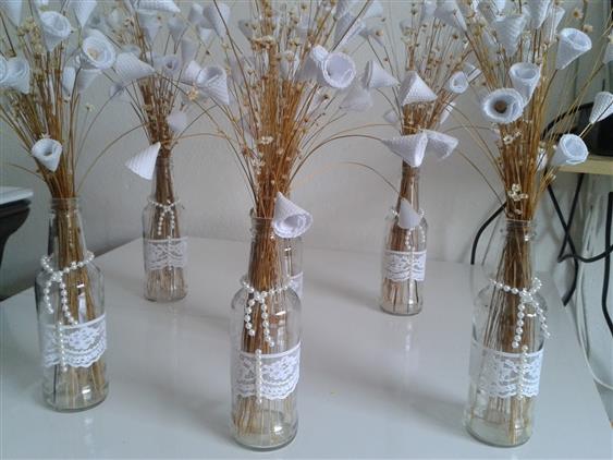 artesanato com garrafas de vidro e juta