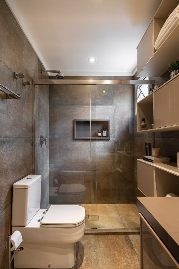 banheiro com decoracao de concreto