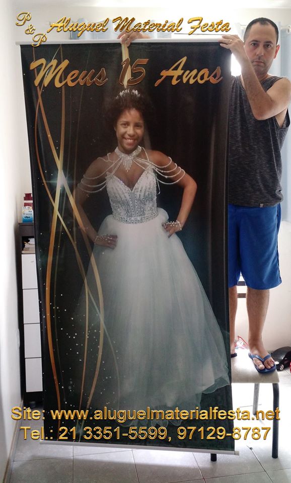 5 ideias de títulos para posts satélites:
1. Como escolher o tema perfeito para o banner de 15 anos.
2. Tendências de cores e estilos para banners de 15 anos em 2026.
3. Dicas essenciais para a impressão de banners de festa de 15 anos.
4. Onde comprar banners personalizados para sua festa de 15 anos.
5. A importância do acabamento fosco em banners de festa.