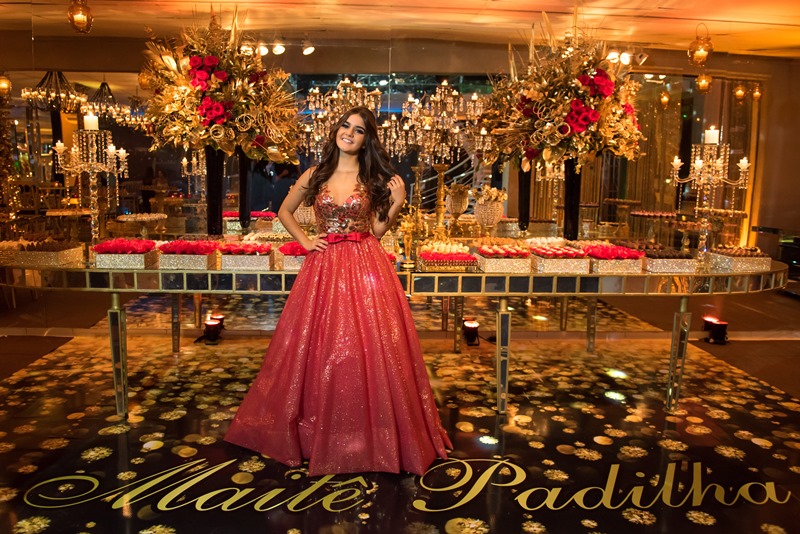 5 ideias de títulos para posts satélites:
1. Como escolher o tema perfeito para o banner de 15 anos.
2. Tendências de cores e estilos para banners de 15 anos em 2026.
3. Dicas essenciais para a impressão de banners de festa de 15 anos.
4. Onde comprar banners personalizados para sua festa de 15 anos.
5. A importância do acabamento fosco em banners de festa.