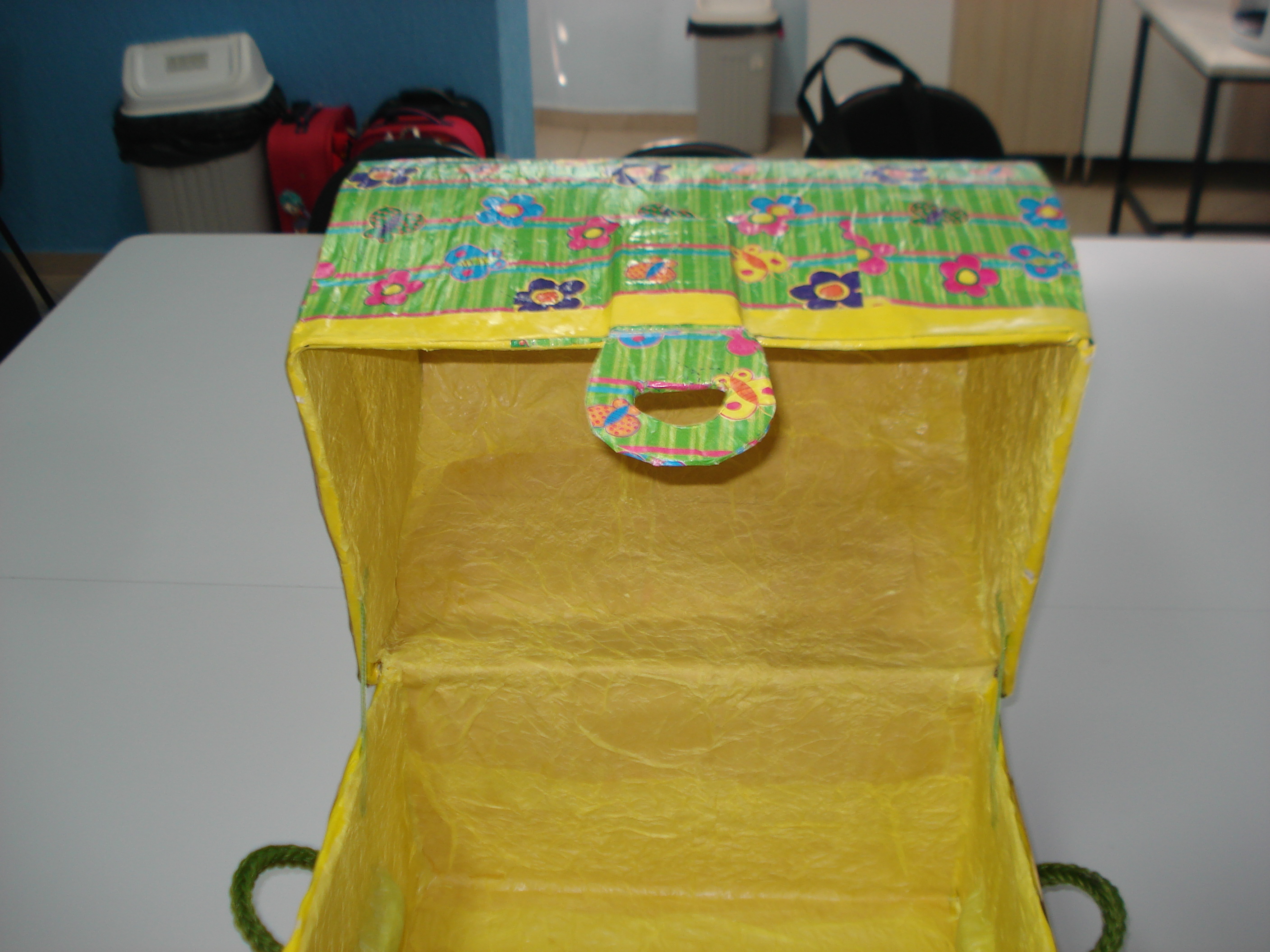 10 Ideias Criativas para Reutilizar Caixas de Papelão