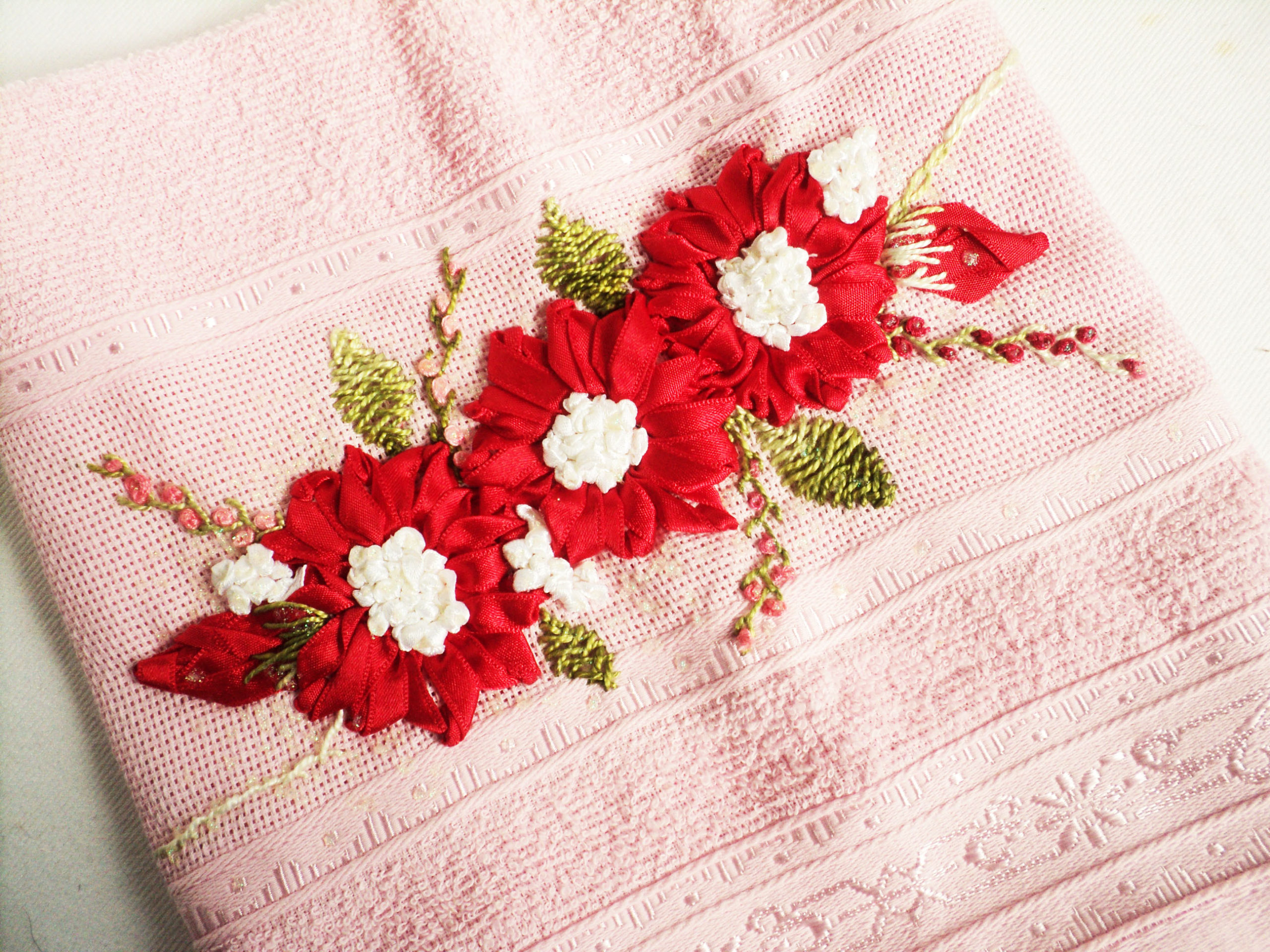 bordado com fita de cetim