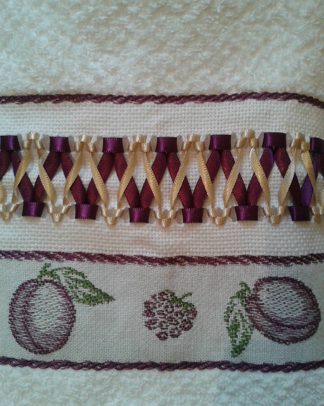 Como Escolher e Usar a Fita de Cetim Ideal para Seu Bordado