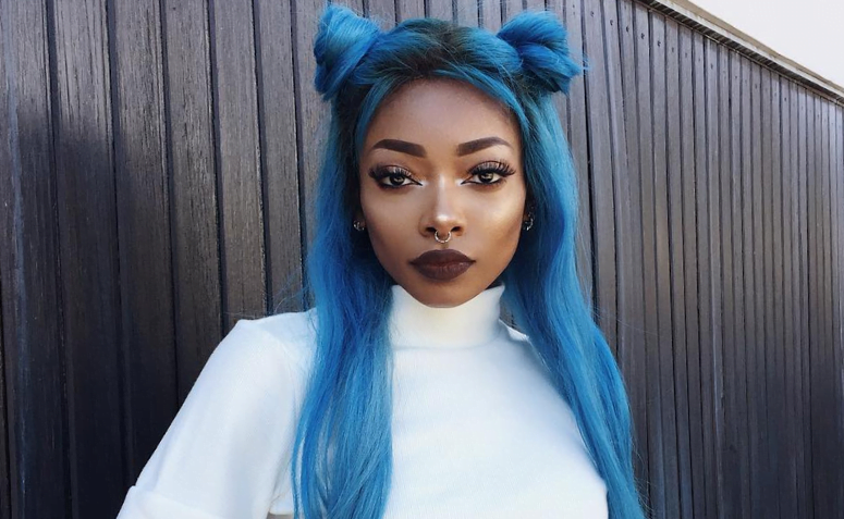 cabelo azul claro