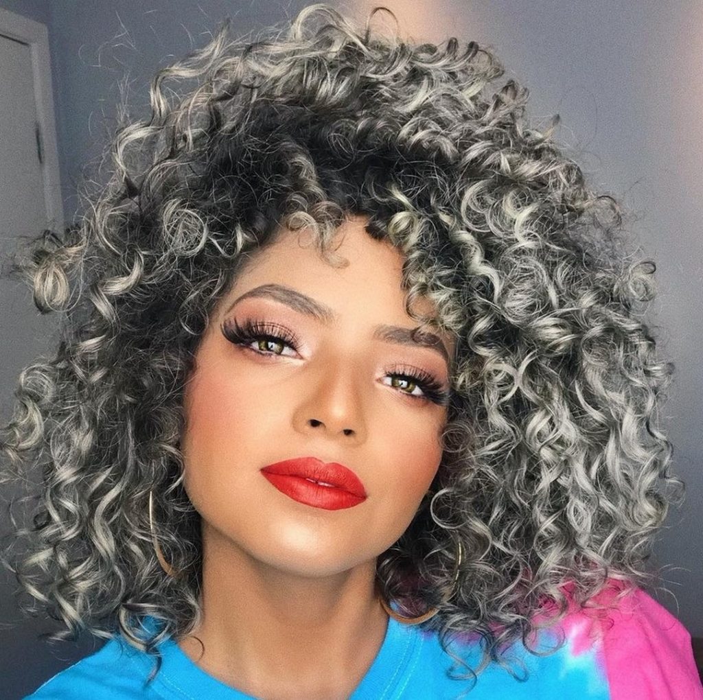 cabelo cacheado curto com luzes fotos inspiradoras