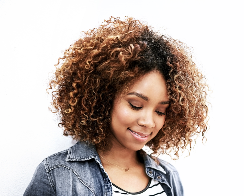 quanto custa fazer luzes cabelo cacheado curto