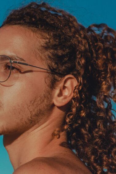 melhores cortes de cabelo cacheado masculino para cada formato de rosto