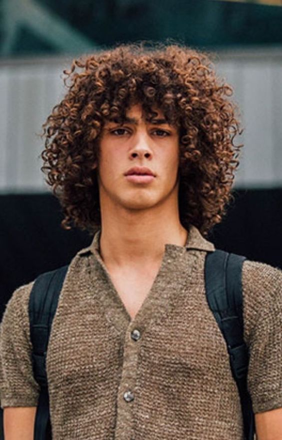 melhores cortes de cabelo cacheado masculino para cada formato de rosto