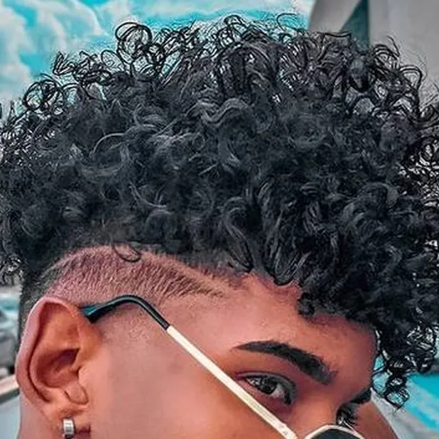 quanto custa um corte de cabelo cacheado masculino em salões especializados?
