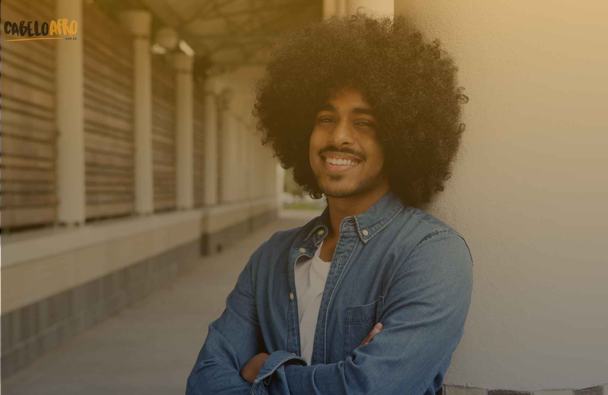 erros comuns ao cuidar de cabelo crespo masculino longo