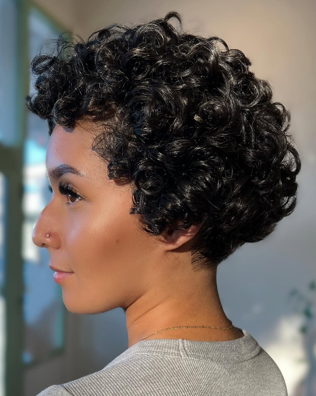 frizz cabelo cacheado curto