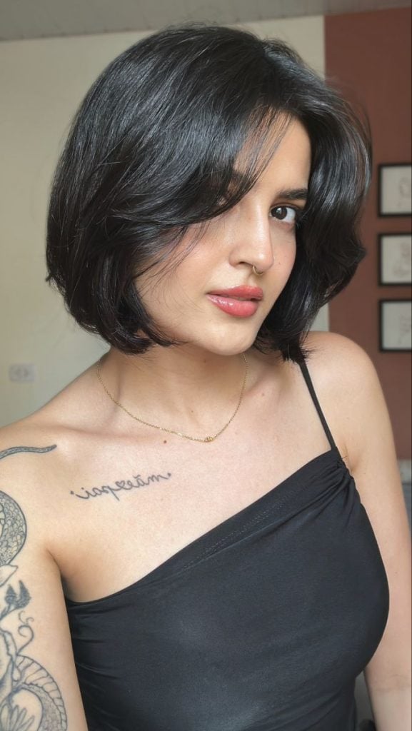 cabelo curto com franja liso