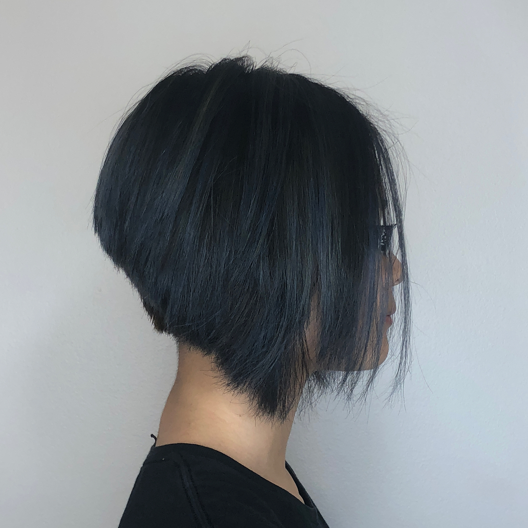 cabelo curto preto azulado