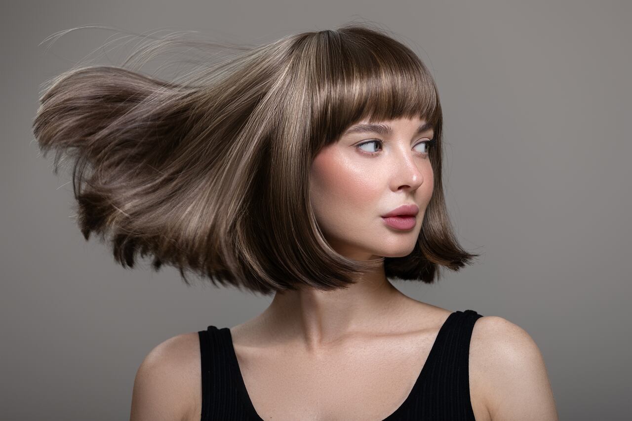 5 ideias de títulos:
1. Descubra os Cortes de Cabelo que Vão Dominar 2026!
2. Tendências de Cores e Técnicas para o Cabelo em 2026
3. Do Butterfly ao Bob: Os Cortes Essenciais para 2026
4. Cabelos Naturais e Anos 90: A Volta Triunfal em 2026
5. Como Atualizar Seu Visual com as Tendências de Cabelo de 2026