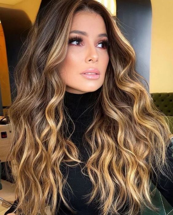 morena iluminada avelã