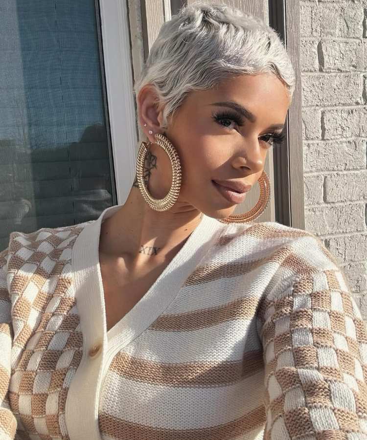 5 ideias de títulos:
1. Guia Completo: Como Usar a Máquina 1 para um Corte Perfeito
2. Os Melhores Estilos de Corte com a Máquina 1: Do Militar ao Degradê
3. Corte em Casa com Máquina 1: Dicas Essenciais para Iniciantes
4. Manutenção do Corte Máquina 1: Frequência e Cuidados
5. Máquina 1 vs. Outros Pentes: Qual a Diferença e Quando Usar?