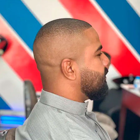 5 ideias de títulos:
1. Guia Completo: Como Usar a Máquina 1 para um Corte Perfeito
2. Os Melhores Estilos de Corte com a Máquina 1: Do Militar ao Degradê
3. Corte em Casa com Máquina 1: Dicas Essenciais para Iniciantes
4. Manutenção do Corte Máquina 1: Frequência e Cuidados
5. Máquina 1 vs. Outros Pentes: Qual a Diferença e Quando Usar?