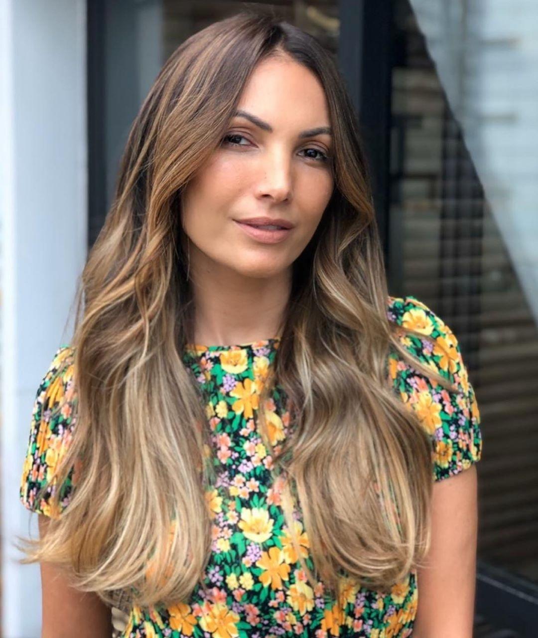 5 ideias de títulos:
1. Desvendando o Corte em Camadas de Patrícia Poeta: O Segredo do Movimento
2. Do