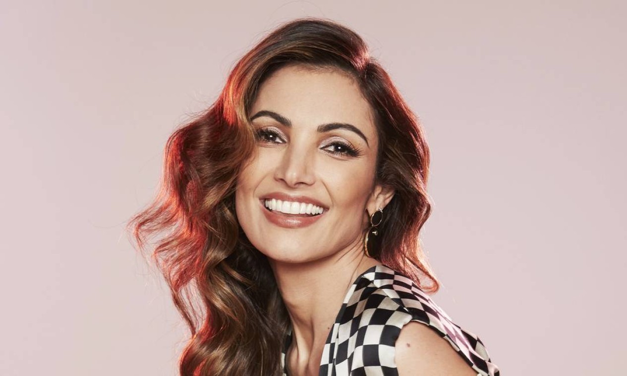 5 ideias de títulos:
1. Desvendando o Corte em Camadas de Patrícia Poeta: O Segredo do Movimento
2. Do