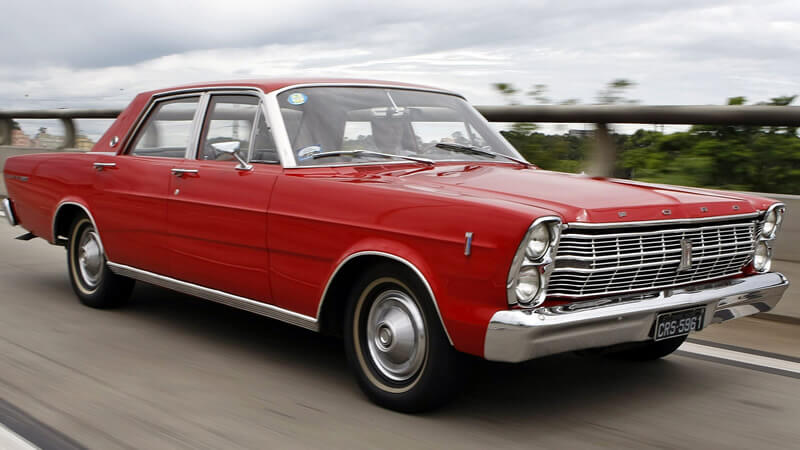 carros antigos com a letra e