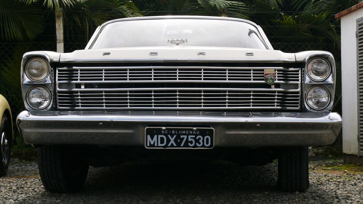 quanto custa um carro antigo com a letra e