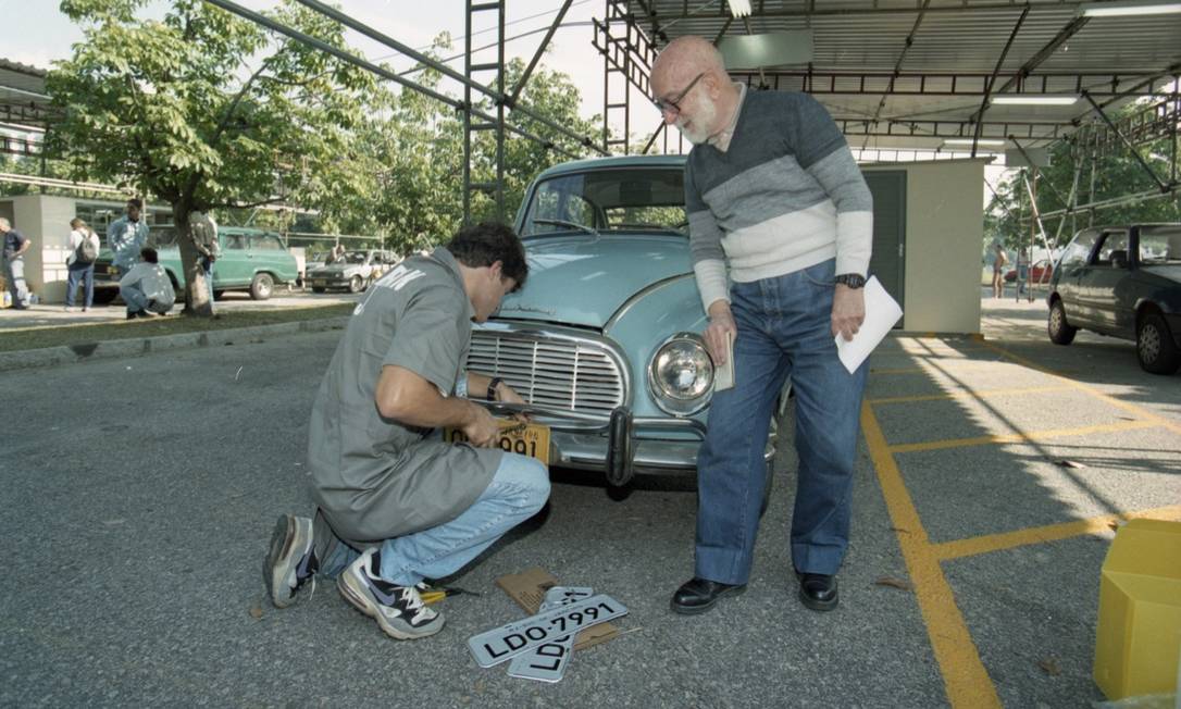 erros comuns ao comprar um carro antigo com a letra e
