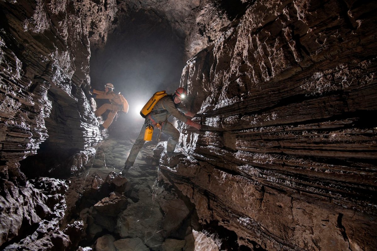 Caverna Mais Profunda Do Mundo