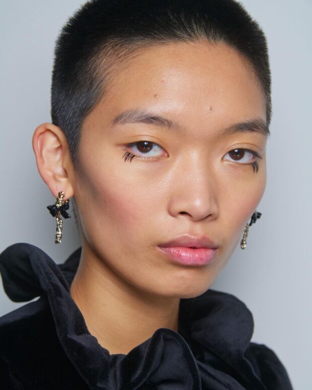 1. Volume Brasileiro vs. Volume Russo: Qual escolher?
2. Guia Completo: Como fazer a aplicação de Volume Brasileiro.
3. Cuidados Essenciais para manter seu Volume Brasileiro por mais tempo.
4. As Melhores Marcas de Fios para Volume Brasileiro em 2024.
5. Volume Brasileiro: A técnica ideal para preencher falhas nos cílios.