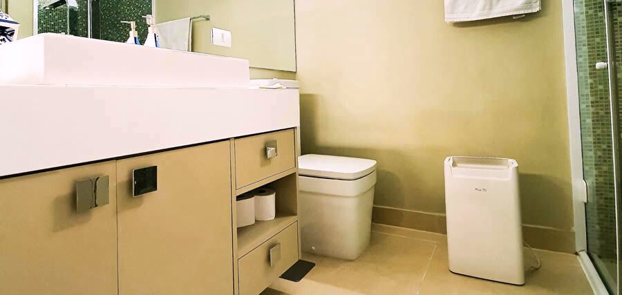 como acabar com umidade no banheiro