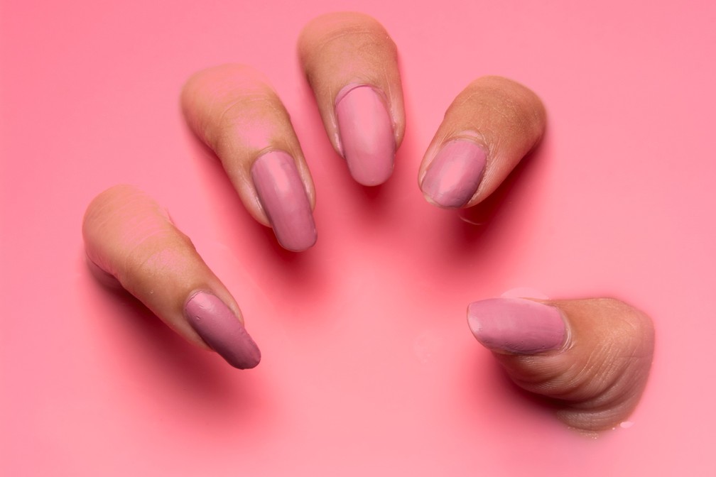 principais erros que fazem seu esmalte descascar