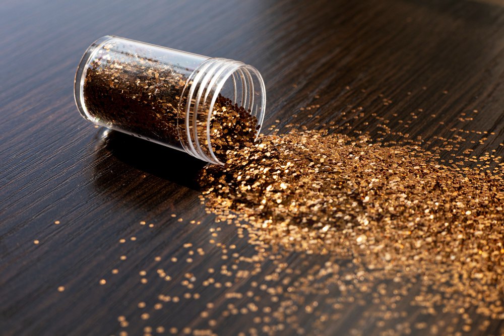 Produtos caseiros para tirar glitter: O que funciona e o que evitar