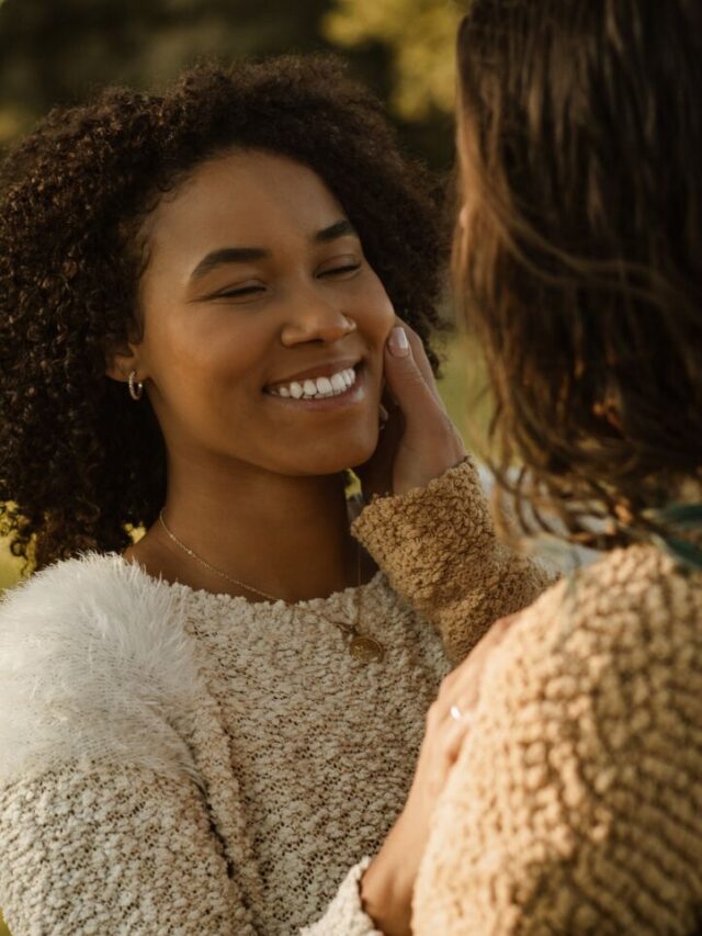 5 ideias de títulos:
1. Ligue 180: Seu Guia Completo para Denúncias e Apoio.
2. Como o Ligue 180 Pode Ajudar em Casos de Violência Doméstica.
3. Entenda os Idiomas e Horários de Atendimento do Ligue 180.
4. A Importância do Ligue 180 na Rede de Proteção à Mulher.
5. Ligue 180: Um Canal Seguro para Buscar Ajuda.