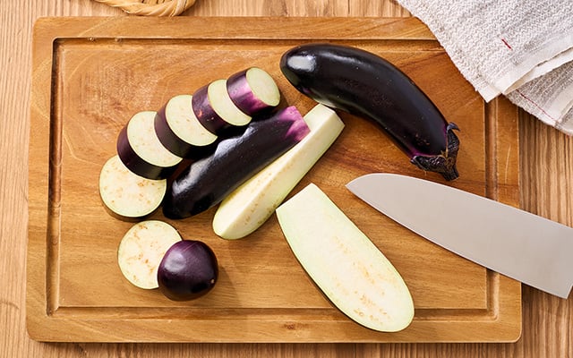 como tirar amargor da berinjela antes de cozinhar