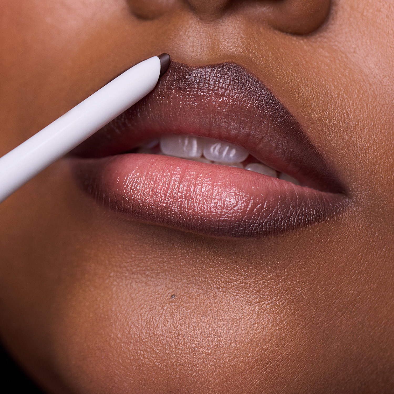 Guia Completo: Como Fazer o Contorno Labial Perfeito para Cada Formato de Boca