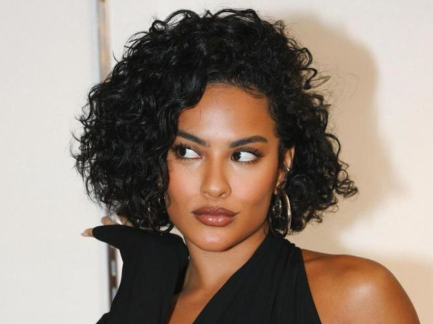 quanto custa um corte de cabelo cacheado curto