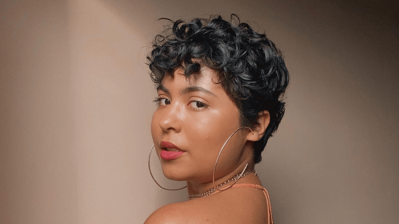 quanto custa um corte de cabelo cacheado curto