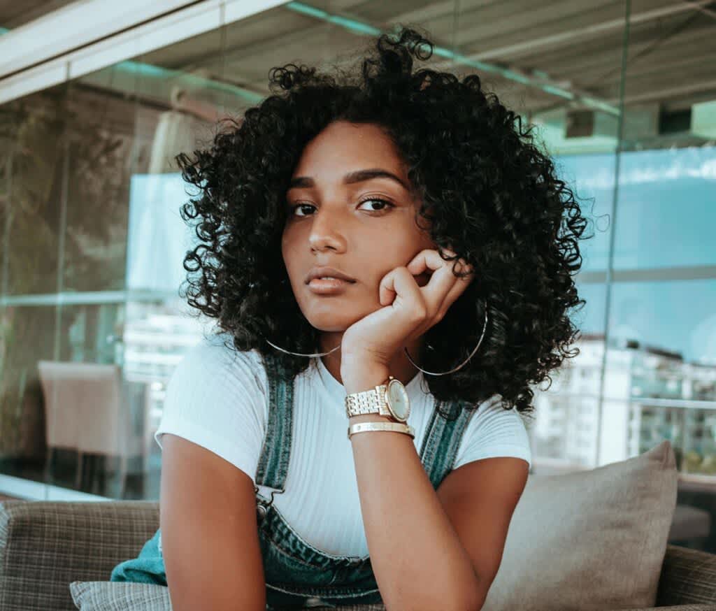 erros comuns ao cortar cabelo cacheado curto