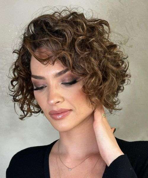 corte de cabelo repicado para rosto redondo