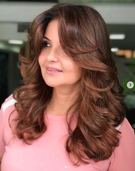 corte de cabelo repicado para rosto redondo