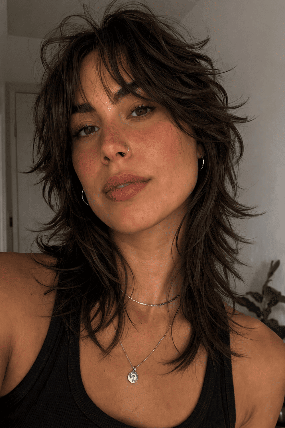 Wolf Cut em Cabelos Lisos: Dicas de Finalização para Manter o Volume