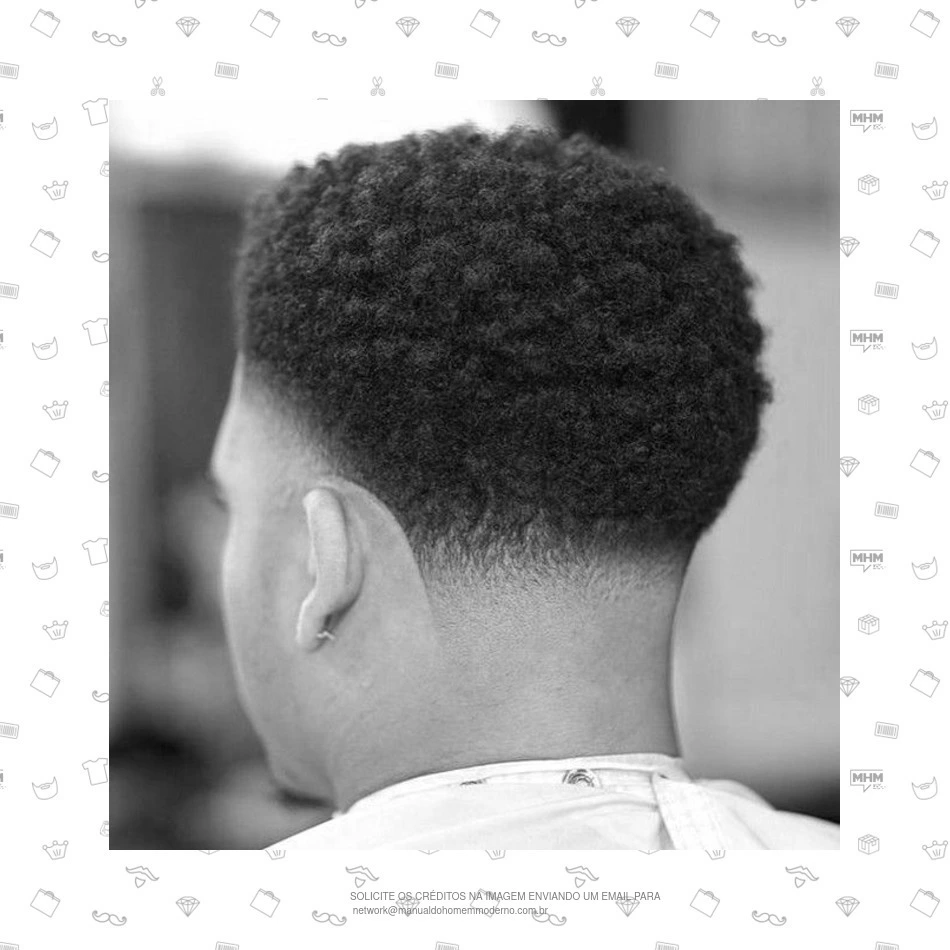 corte disfarçado em v para cabelo crespo