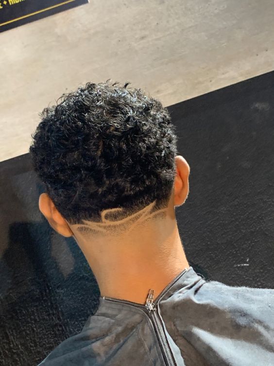 melhores cortes disfarçados em v cabelo crespo