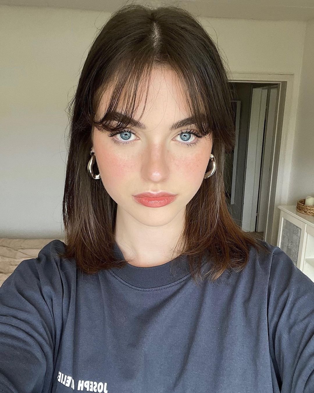 como evitar long bob que não valoriza rosto oval