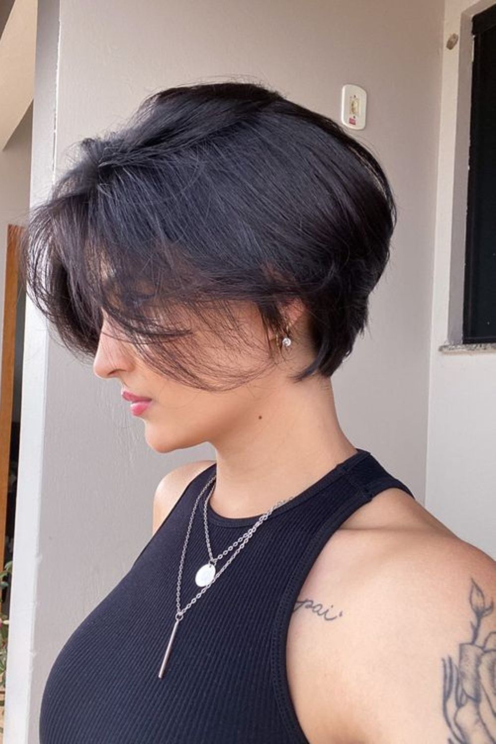 corte pixie em cabelo cacheado