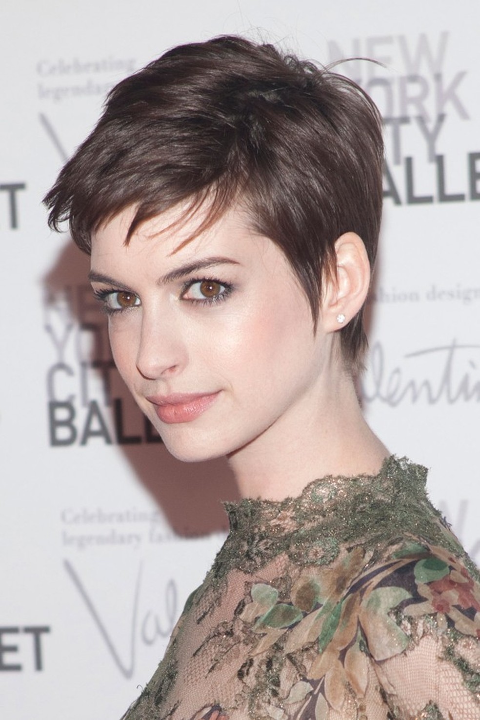 corte pixie em cabelo ondulado