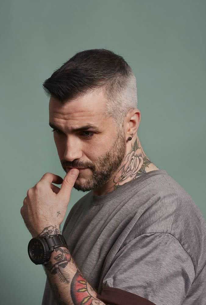 corte degradê masculino com cabelo cacheado